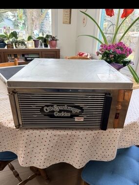 Otis Spunkmeyer Cookie Countertop Convection Oven (Model OS-1)